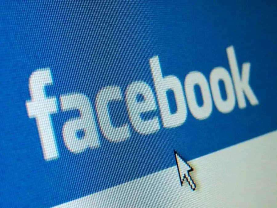 Succeeding at Facebook Marketing Takes an "All Data Sources on Deck" Approach 1 Facebook
