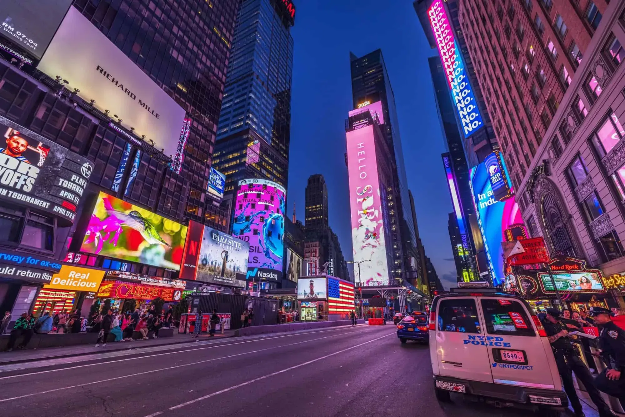 The Evolution and Effectiveness of Billboard Advertising: A Comprehensive Guide 36 digital-billboards-times-square