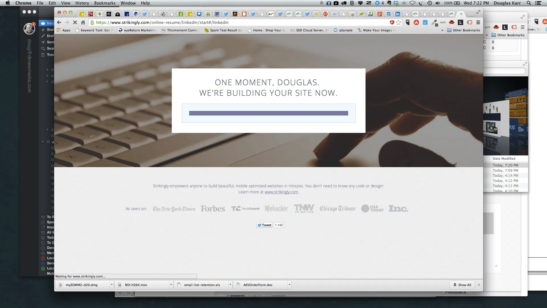strikingly-linkedin-builder