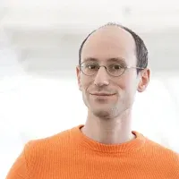 Peter Arvai