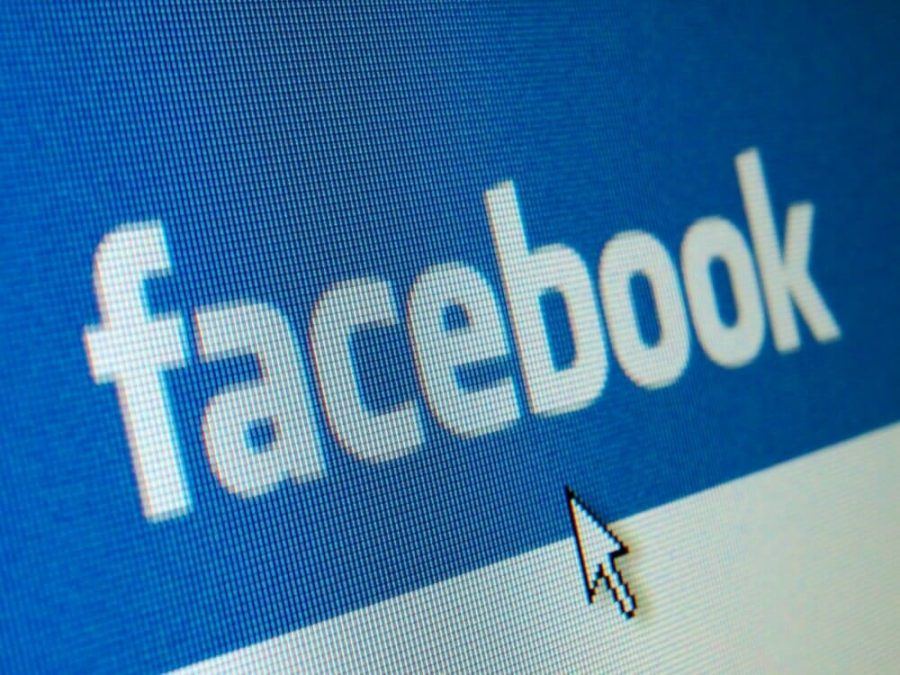 Succeeding at Facebook Marketing Takes an "All Data Sources on Deck" Approach 1 Facebook