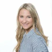 Izabelle Hundrev